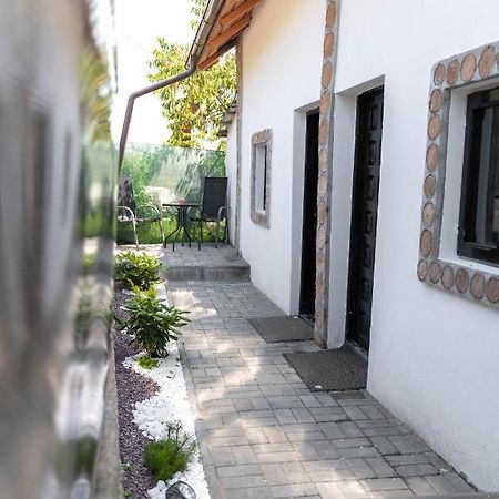La Fanar Guesthouse Curtea de Argeş Exteriör bild