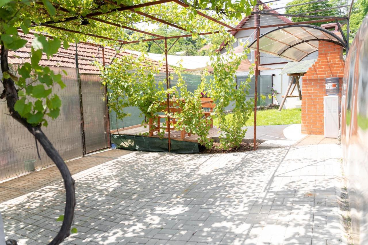 La Fanar Guesthouse Curtea de Argeş Exteriör bild